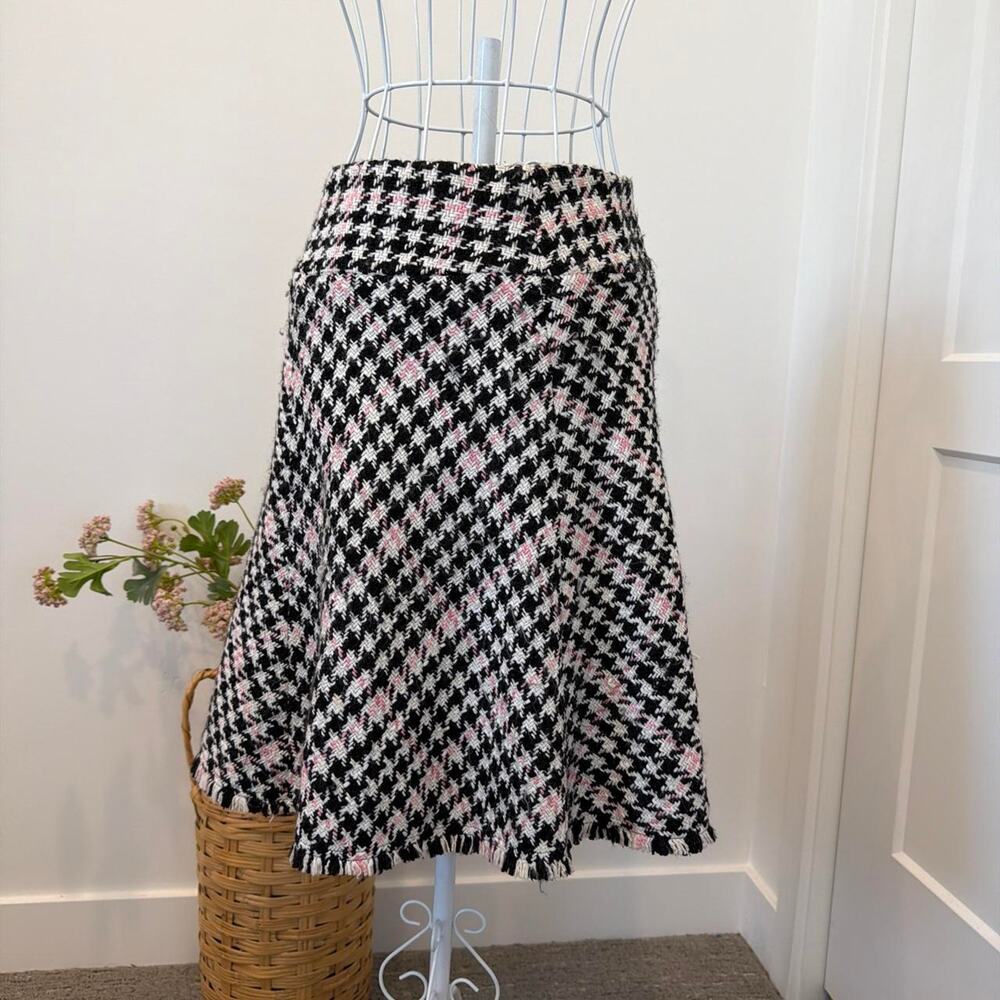 The perfect vintage y2k 90s houndstooth pink & black midi skirt